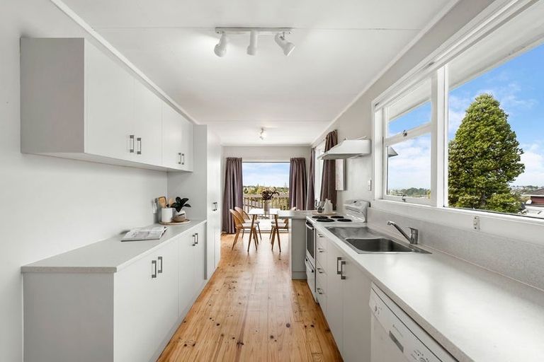 Photo of property in 897 East Coast Road, Northcross, Auckland, 0632