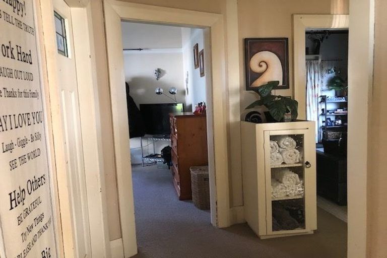 Photo of property in 11 Centre Street, Strathern, Invercargill, 9812