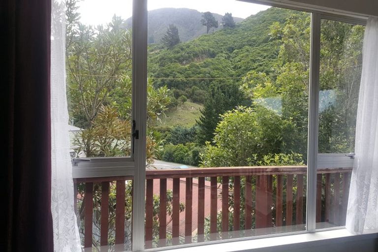 Photo of property in 5b Angle Street, Picton, 7220