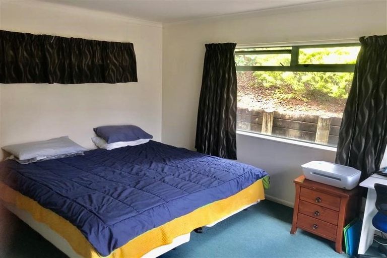 Photo of property in 86 Roberta Crescent, Orewa, 0931