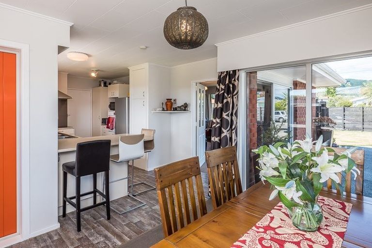 Photo of property in 53 Rimu Street, Waikanae, 5036