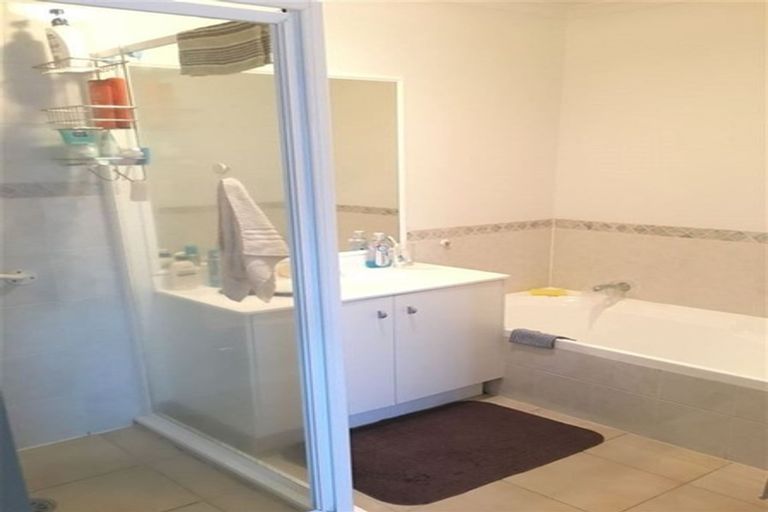 Photo of property in 5 Westvale Avenue, Ranui, Auckland, 0612