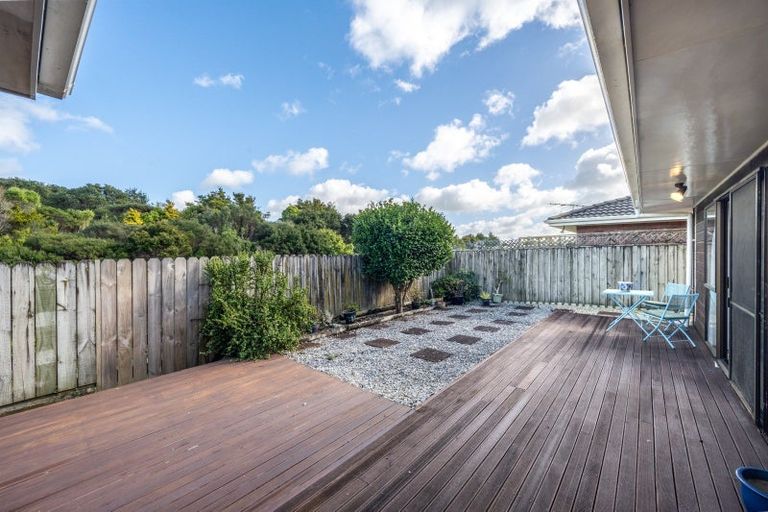 Photo of property in 1/73 Aviemore Drive, Highland Park, Auckland, 2010