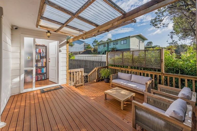 Photo of property in 2/26 Midgley Road, West Harbour, Auckland, 0618