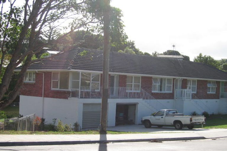 Photo of property in 1/216 Beach Road, Campbells Bay, Auckland, 0630