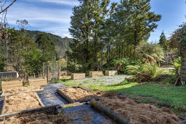 Photo of property in 88 Clifton Road, Kaiata, Greymouth, 7805
