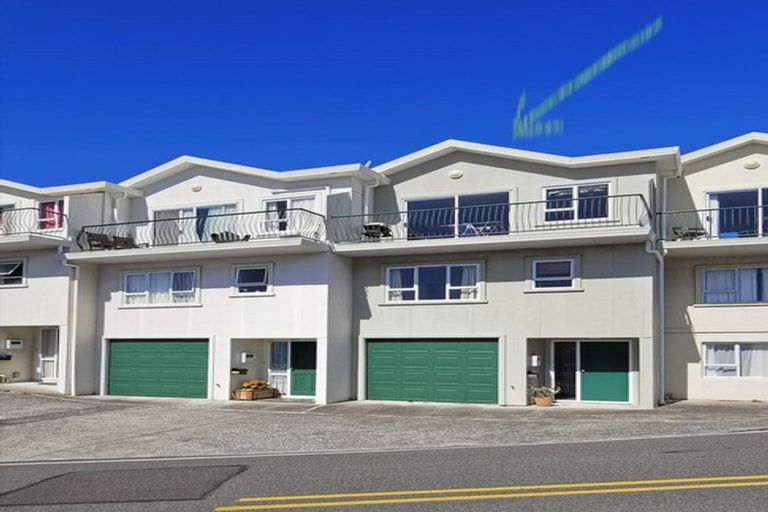 Photo of property in 2/197 Townsend Road, Miramar, Wellington, 6022