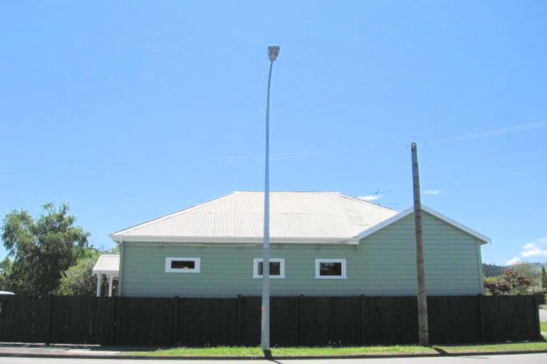 Photo of property in 34 De Lautour Road, Inner Kaiti, Gisborne, 4010