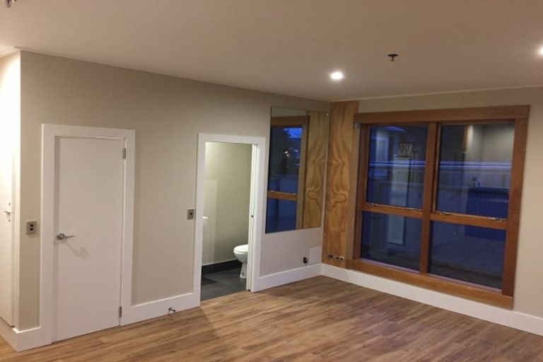 Photo of property in 71 Barbour Street, Waltham, Christchurch, 8011