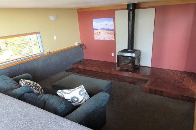 Photo of property in 32 Stanton Crescent, Karoro, Greymouth, 7805
