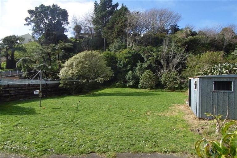Photo of property in 53 Seaview Road, Marfell, New Plymouth, 4310