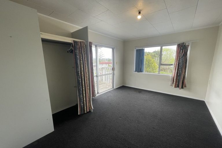 Photo of property in 1 Silverstone Place, Henderson, Auckland, 0612