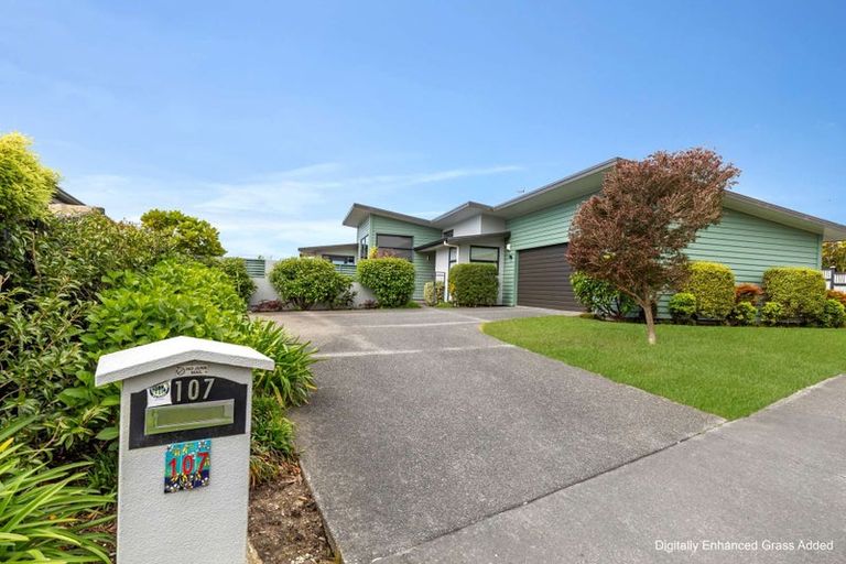 Photo of property in 107 Ruapehu Drive, Fitzherbert, Palmerston North, 4410
