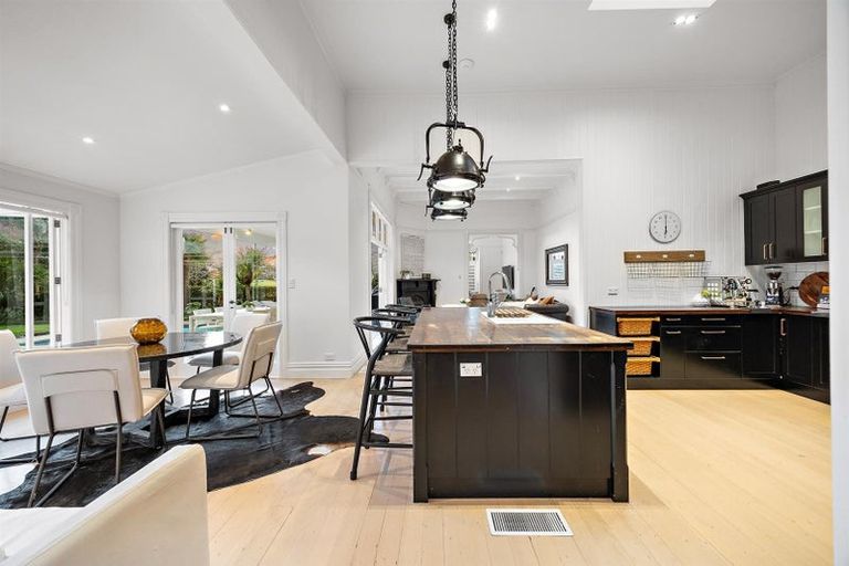 Photo of property in 70 Pomona Road, Kumeu, 0891