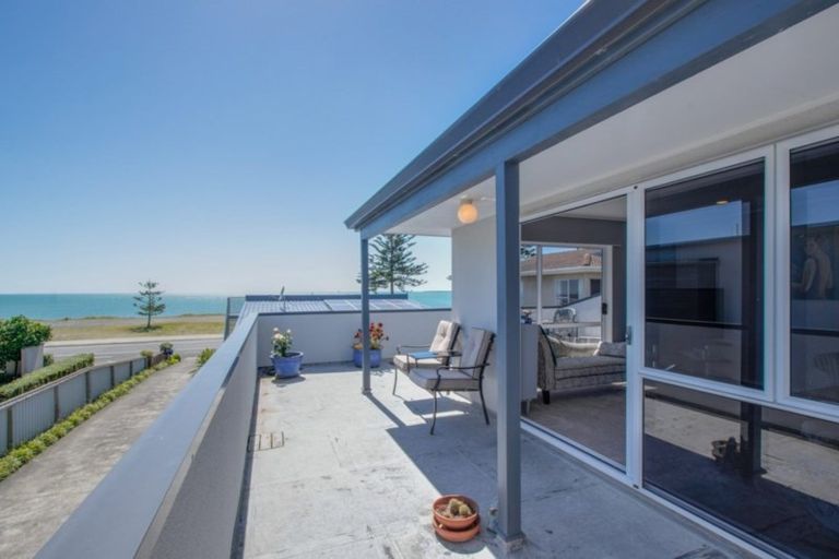 Photo of property in 2/29 The Esplanade, Westshore, Napier, 4110