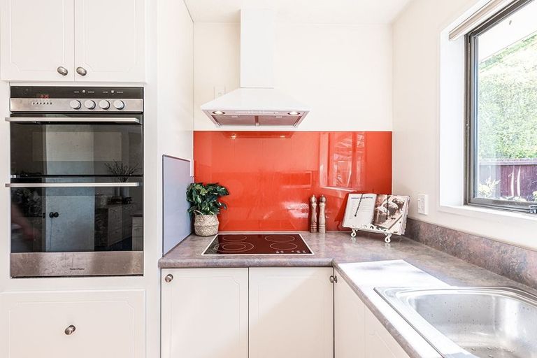 Photo of property in 2 Rubens Place, Burnside, Christchurch, 8053