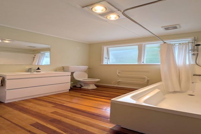 Photo of property in 1/30 London Road, Korokoro, Lower Hutt, 5012