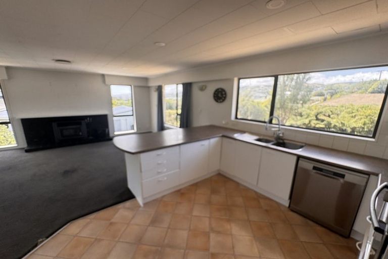 Photo of property in 25 Ngatitoa Street, Tawa, Wellington, 5028