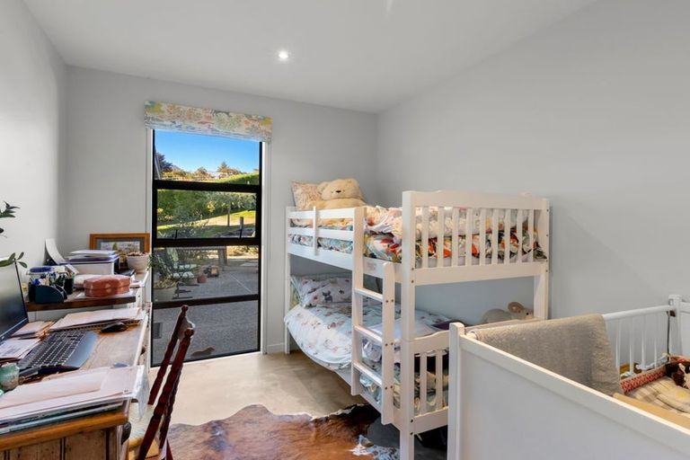 Photo of property in 251 Beacon Point Road, Wanaka, 9305