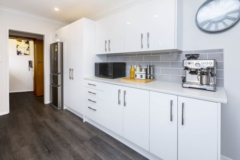 Photo of property in 9 Oregon Drive, Maoribank, Upper Hutt, 5018