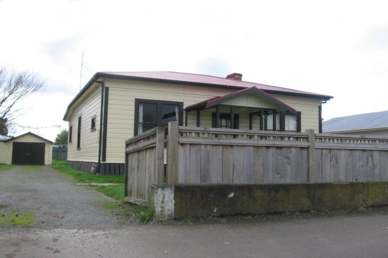 Photo of property in 503 Featherston Street, Roslyn, Palmerston North, 4414