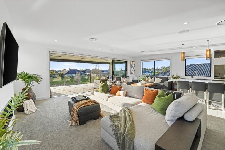 Photo of property in 23 Forstera Way, Papamoa Beach, Papamoa, 3118