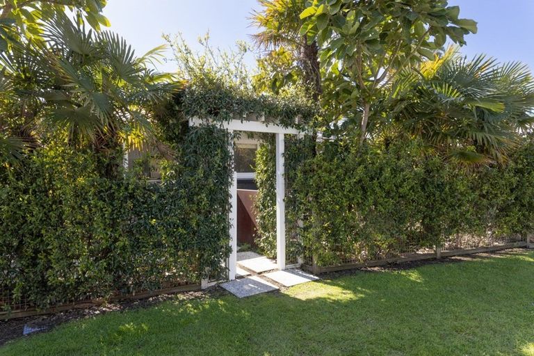 Photo of property in 5 Ngarata Avenue, Mount Maunganui, 3116