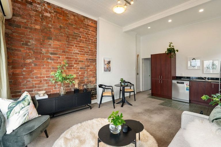 Photo of property in 170 Tasman Street, Mount Cook, Wellington, 6021