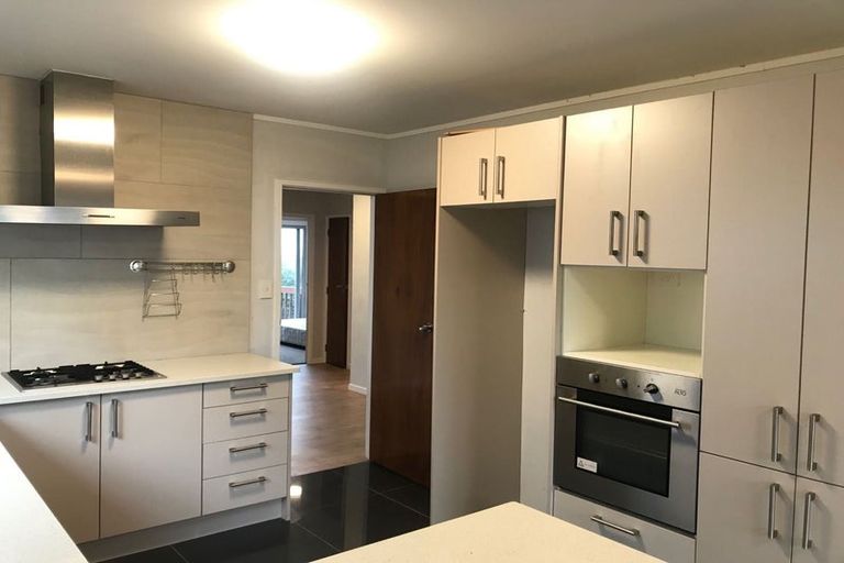 Photo of property in 1/3 Colin Wild Place, Glenfield, Auckland, 0629