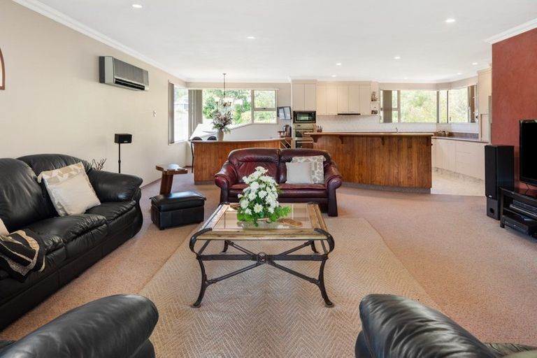 Photo of property in 104 Milton Terrace, Picton, 7220