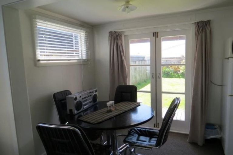 Photo of property in 59 Morley Street, New Plymouth, 4310