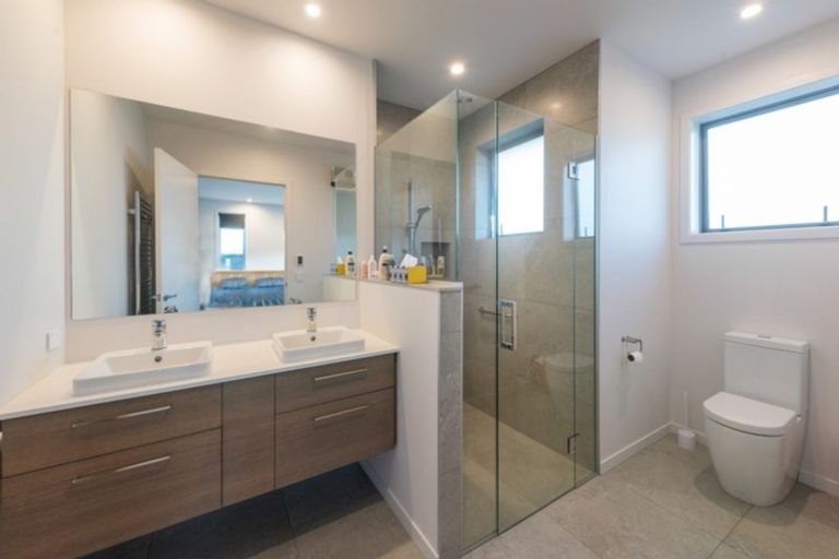 Photo of property in 1 Parkview Street, Wanaka, 9382