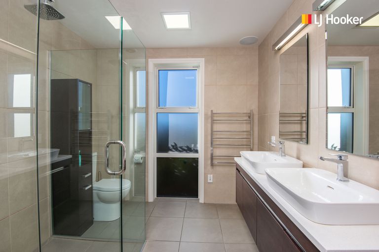 Photo of property in 100 Wingatui Road, Mosgiel, 9024