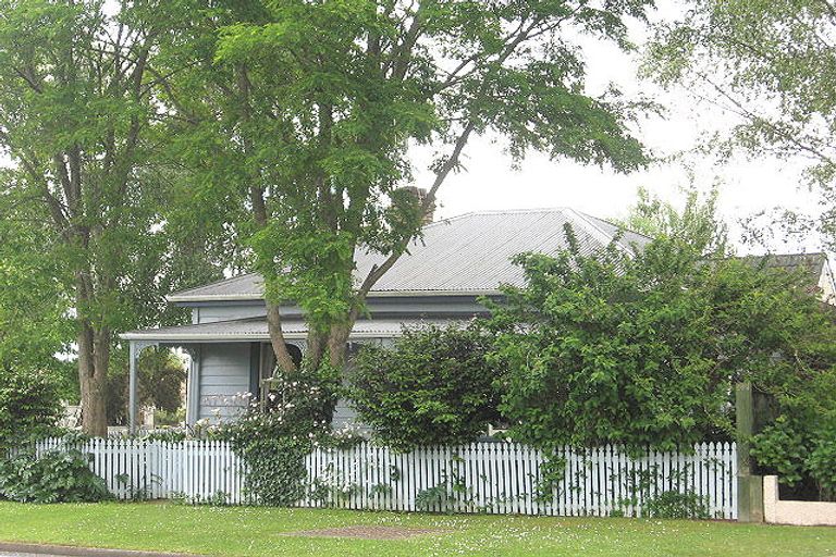 Photo of property in 68 Williams Street, Cambridge, 3434