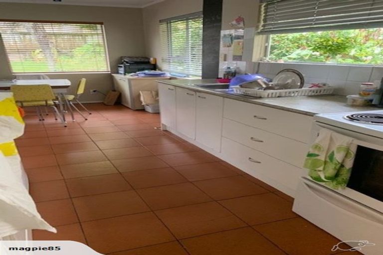 Photo of property in 10 Dakota Avenue, Beach Haven, Auckland, 0626