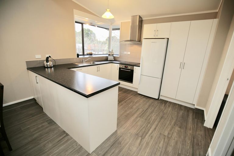 Photo of property in 4 Matipo Crescent, Pukete, Hamilton, 3200