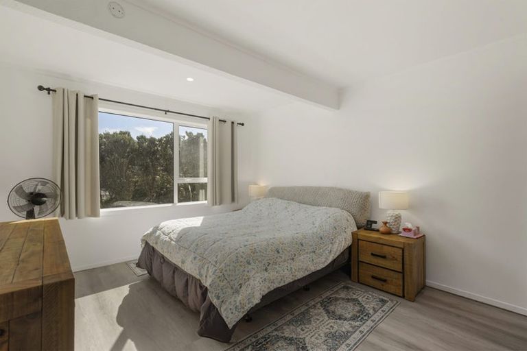 Photo of property in 10 Linwood Way, Island Bay, Wellington, 6023