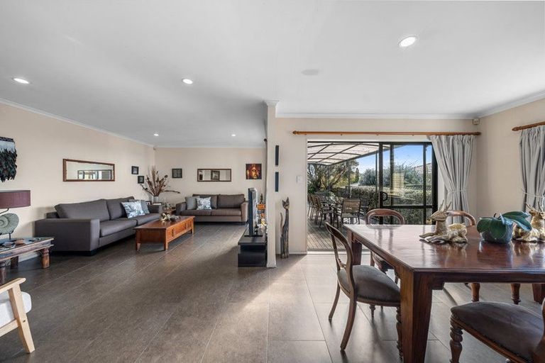 Photo of property in 33 Ruze Vida Drive, Massey, Auckland, 0614