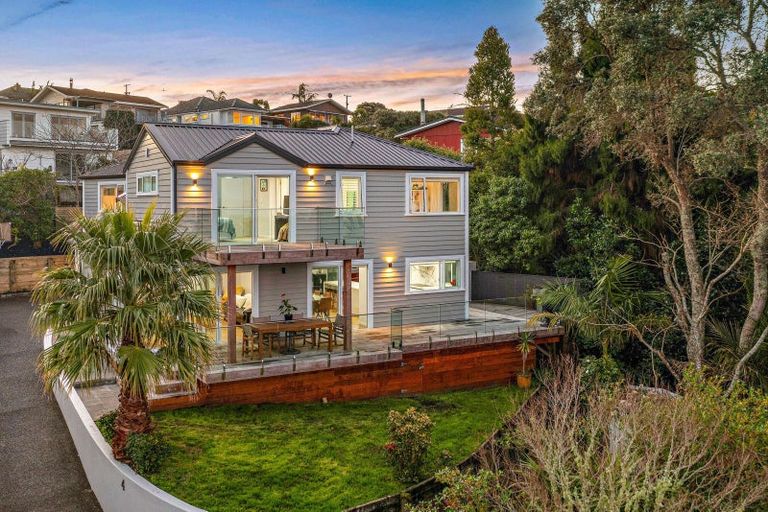 Photo of property in 4/92 Churchill Road, Murrays Bay, Auckland, 0630