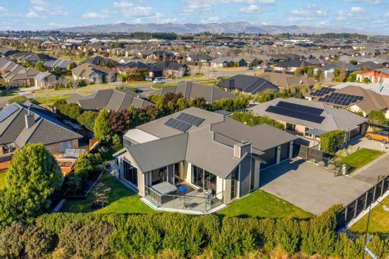Photo of property in 7 Shillingford Boulevard, Rolleston, 7615