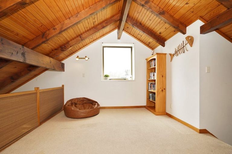 Photo of property in 12 Cooper Place, Chedworth, Hamilton, 3210