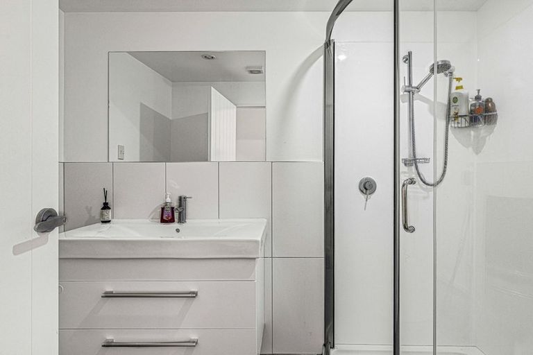 Photo of property in 8/45a Swanson Road, Henderson, Auckland, 0610