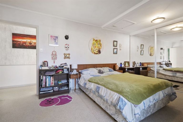 Photo of property in 124 Tiraumea Drive, Pakuranga, Auckland, 2010