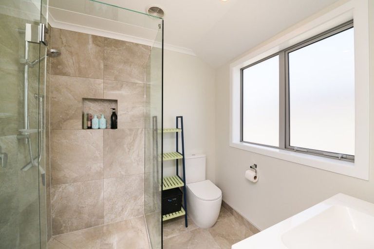 Photo of property in 20 Sardinia Grove, Fitzherbert, Palmerston North, 4410