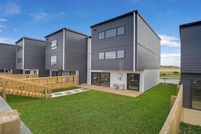 Photo of property in 19 Treeline Lane, Flat Bush, Auckland, 2019