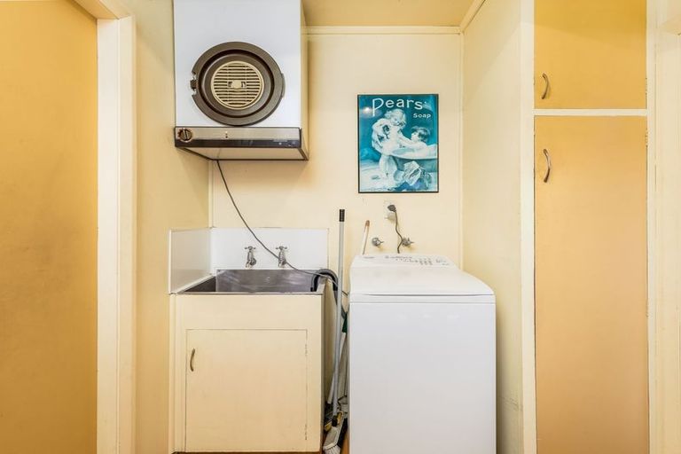 Photo of property in 16 Hughes Street, Waimate, 7924