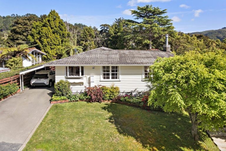 Photo of property in 4 Freemans Way, Pinehaven, Upper Hutt, 5019