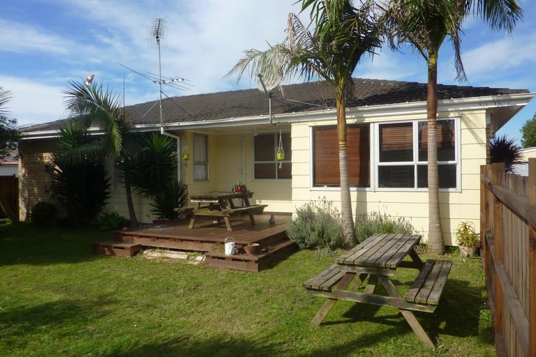 Photo of property in 91 Arimu Road, Papakura, 2110