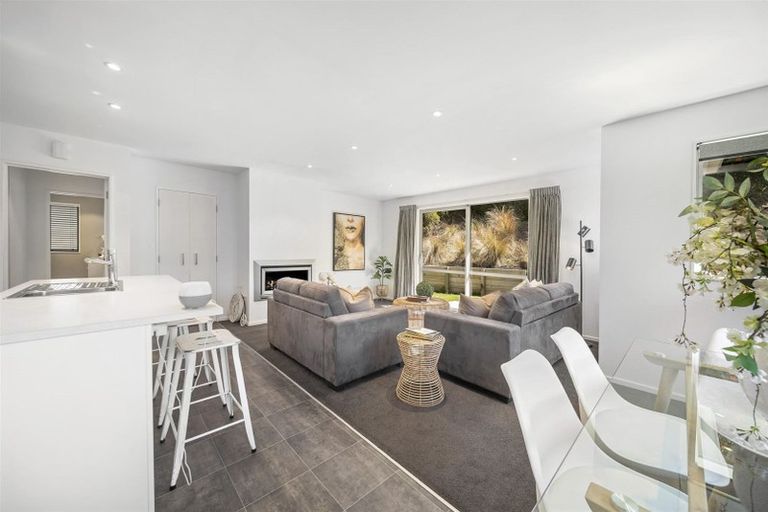 Photo of property in 22b Harrys Close, Arthurs Point, Queenstown, 9371