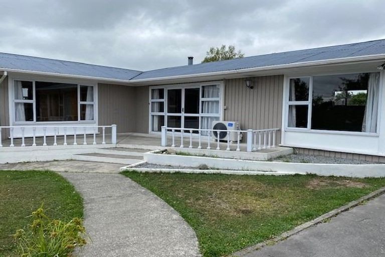 Photo of property in 11 Geddis Street, Rangiora, 7400